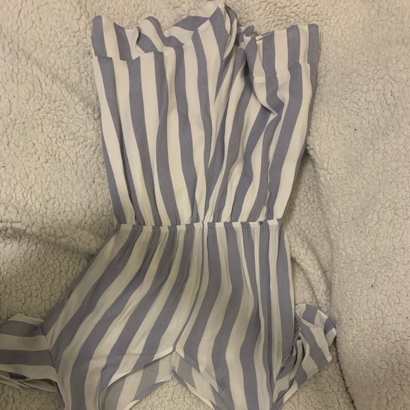 american eagle small romper, v cute - Picture 3 of 3